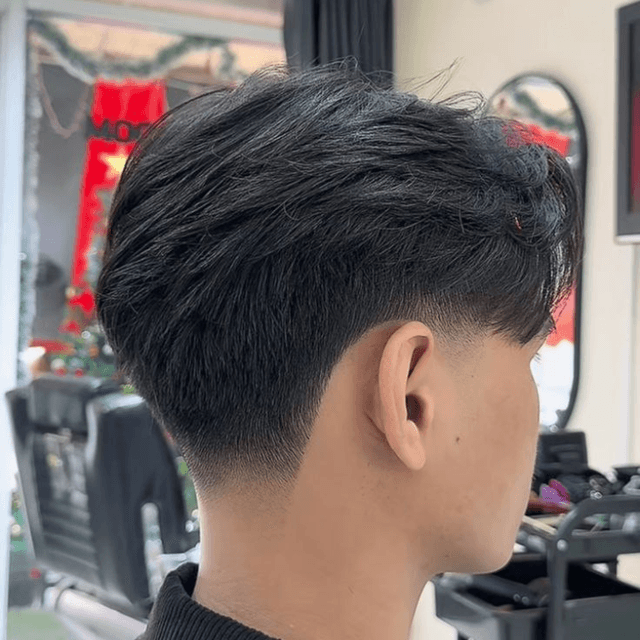 Textured crop haircut